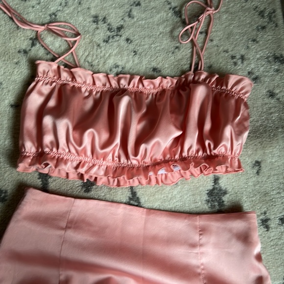 Satin two piece skirt/top set - Picture 2 of 3